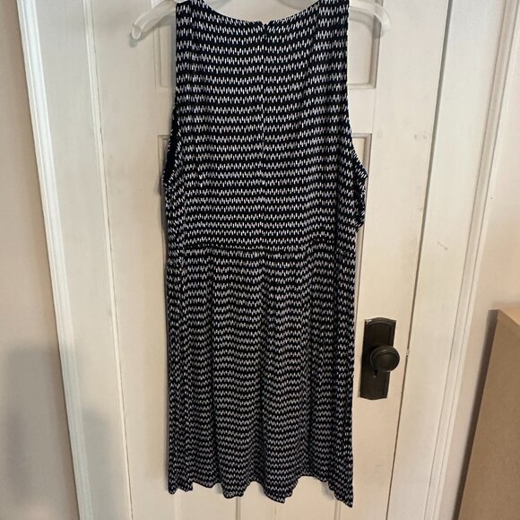 | LOFT OUTLET | Black and White Patterned Dress - Picture 3 of 4
